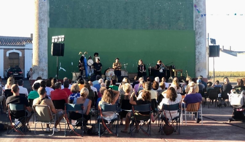 Mayalde anima el comienzo del ‘Agosto Cultural’ en Campo de Peñaranda