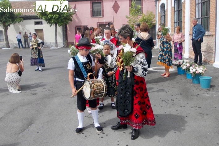 Flores y fervor para Nuestra Señora de la Asunción en El Campo de Peñaranda