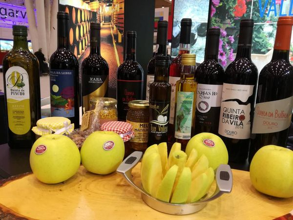 Entre el Duero y el Tua, sidra, vino, aceite y muchas manzanas 