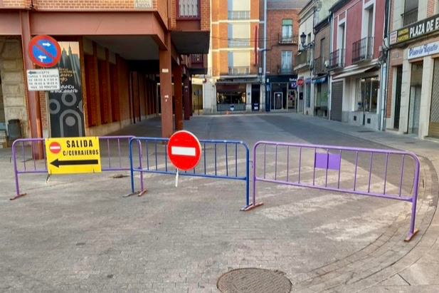 La Plaza de España recupera desde este lunes si circulación habitual tras el final de obras en el cruce con la calle Carmen