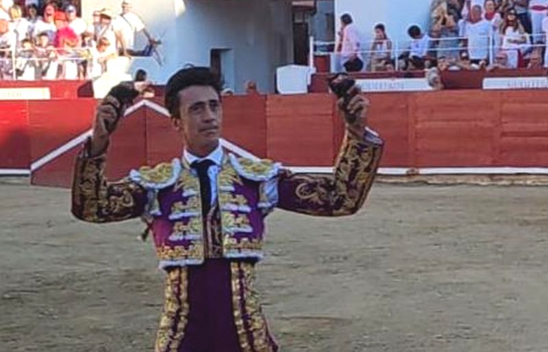 Puerta grande para El Capea en Estella