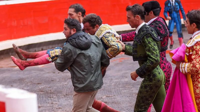 La verdad de Damián Castaño paga con sangre el premio del Botxo; López Chaves ve premiada su disposición, con sendas ovaciones