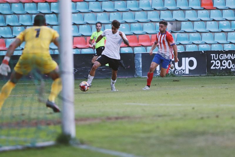 ¿Todavía no has visto el gol de Caramelo que mantiene la esperanza del Salamanca UDS en la Copa RFEF?