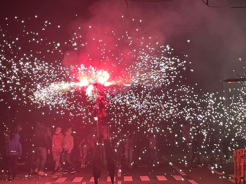 Un espectáculo pirotécnico y musical pone el broche de oro a las fiestas de Carbajosa