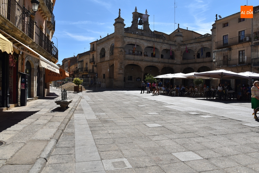 La Plaza se despide en una calurosa jornada de su look veraniego sin coches