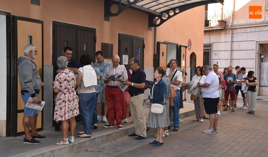 Desde las 5 de la madrugada haciendo cola hasta acabar con 1/3 de las entradas en la 1ª mañana