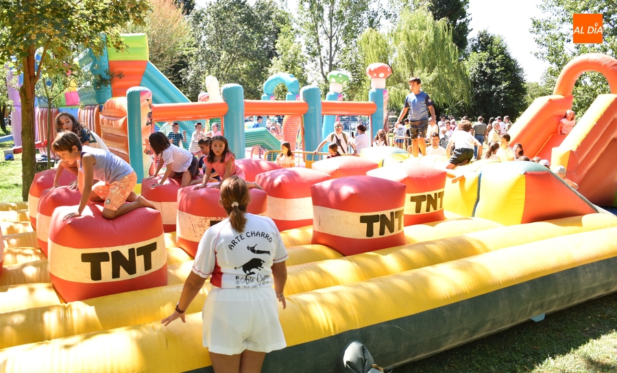 Cientos de niños se hacen con el control de la isla de El Picón