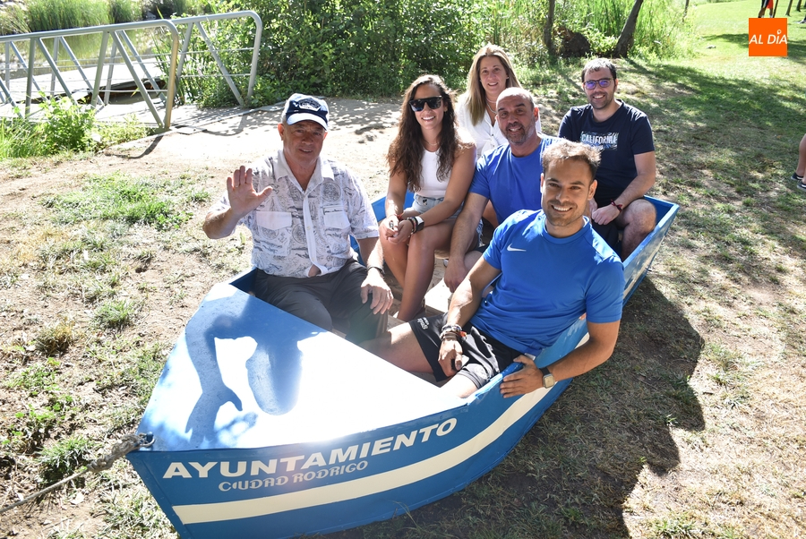 Eh, sácanos una foto: De la barca de Canchalo no nos moverán