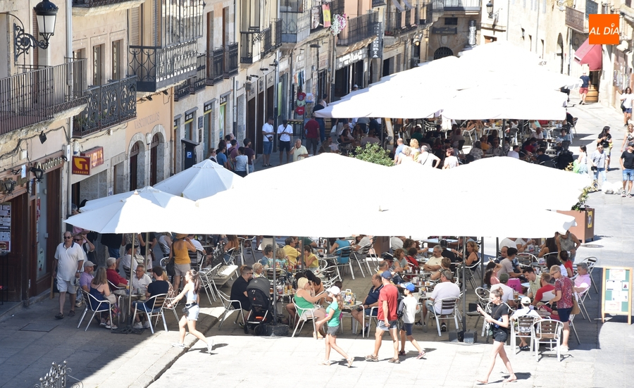 Las terrazas pagarán en 2023 un total de 53.654,98€, con un mínimo de 42,88€ y un máximo de 3.347,19€