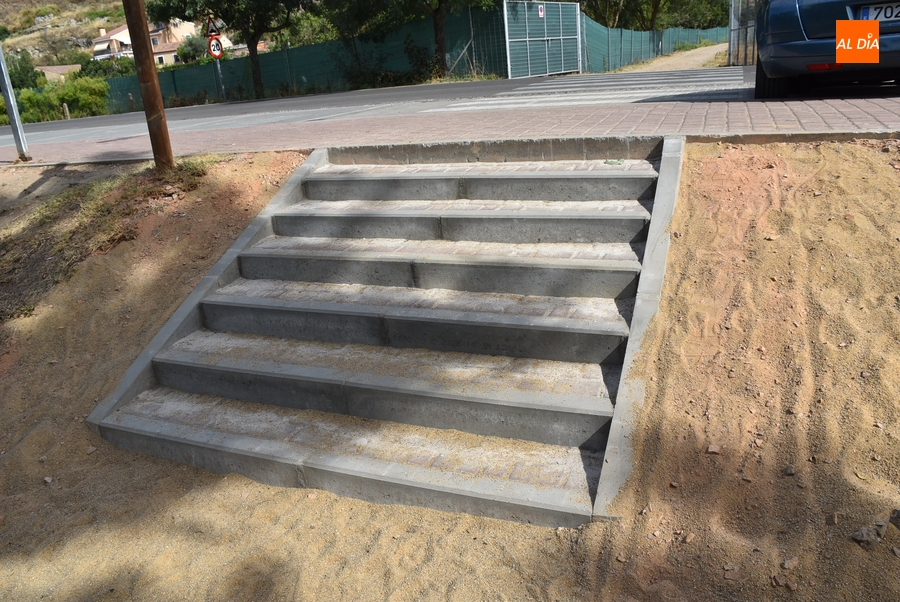 Listas las escaleras de ‘acceso directo’ desde la Cuesta de las Higueras a la Alameda Vieja