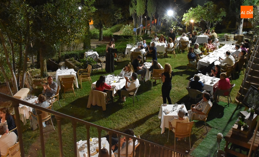 Lleno en la recuperada velada musical del Parador al hilo de los fuegos artificiales