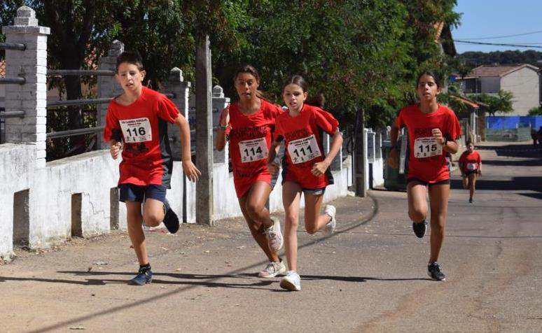 Juan Calvo y Montserrat Alonso se imponen en la 8ª Carrera Popular de Aldehuela de Yeltes