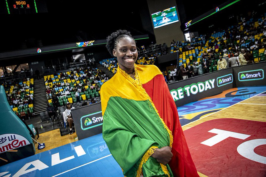 Sika Koné, jugadora del Perfumerías Avenida, medalla de bronce en el Afrobasket