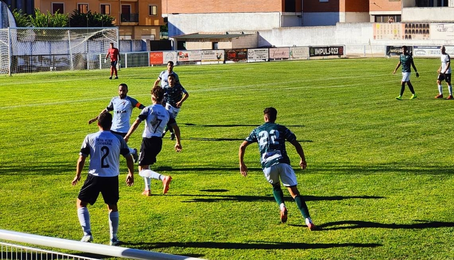 El Ciudad Rodrigo mejora aunque cede ante el Guijuelo tras esperar los goles hasta el 2º tiempo