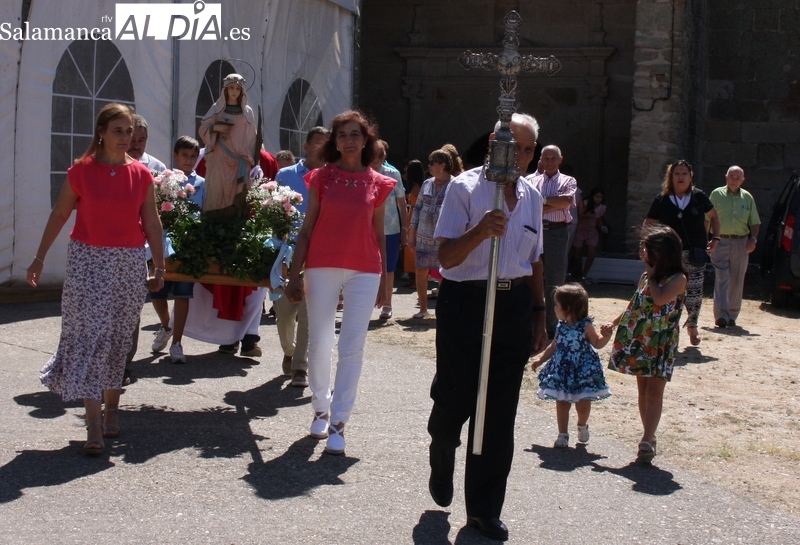 Ahigal de Villarino celebra misa y procesión en honor a la Virgen Santa Águeda 