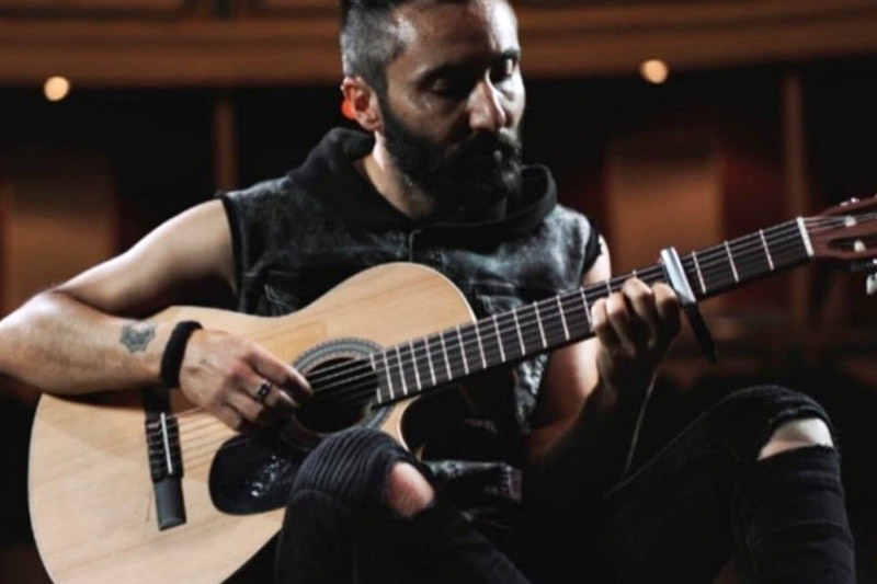 Javi Wallas protagoniza un nuevo concierto del II PeñarandaFest en la Plaza Nueva