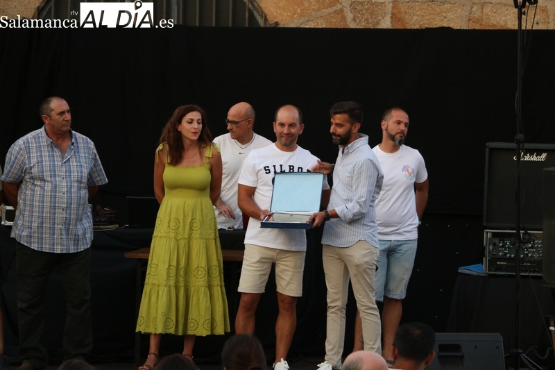 Saucelle pone punto final a las fiestas con el reconocimiento a personas que demostraron su entrega al pueblo en algún momento
