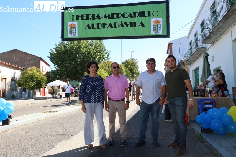 La Feria-Mercadillo de Aldeadávila echa a andar con un éxito rotundo de público y expositores 