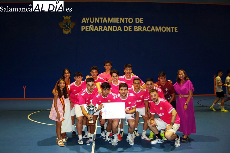 La Porcineta se alza como campeón del histórico Torneo 32 horas de Fútbol Sala
