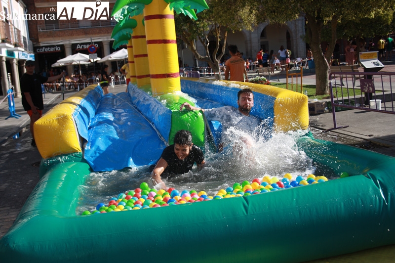 Más de medio centenar de grupos participa en una divertida Gincana de Peñas 2023