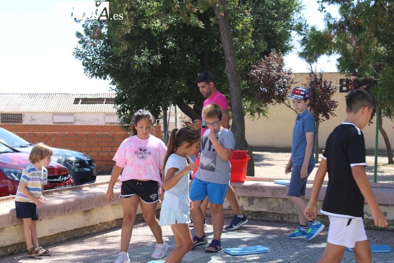 Los más pequeños disfrutan de una mañana de juegos 