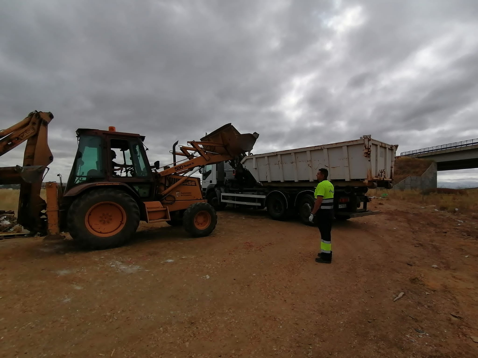 El Ayuntamiento reduce la presencia de escombros en caminos del extrarradio y aumenta el depósito autorizado en los Puntos Limpios