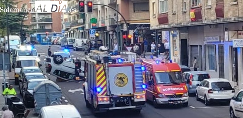 Susto en la avenida de Campoamor por el vuelco de un turismo