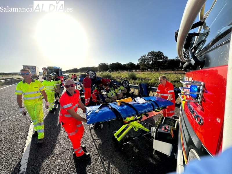 Cuatro heridos tras la colisión de un camión y tres turismos en la A-62 a su paso por La Fuente de San Esteban
