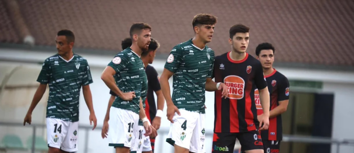 El CD Guijuelo firma las tablas con la Laguna en su primer partido en casa (0-0)
