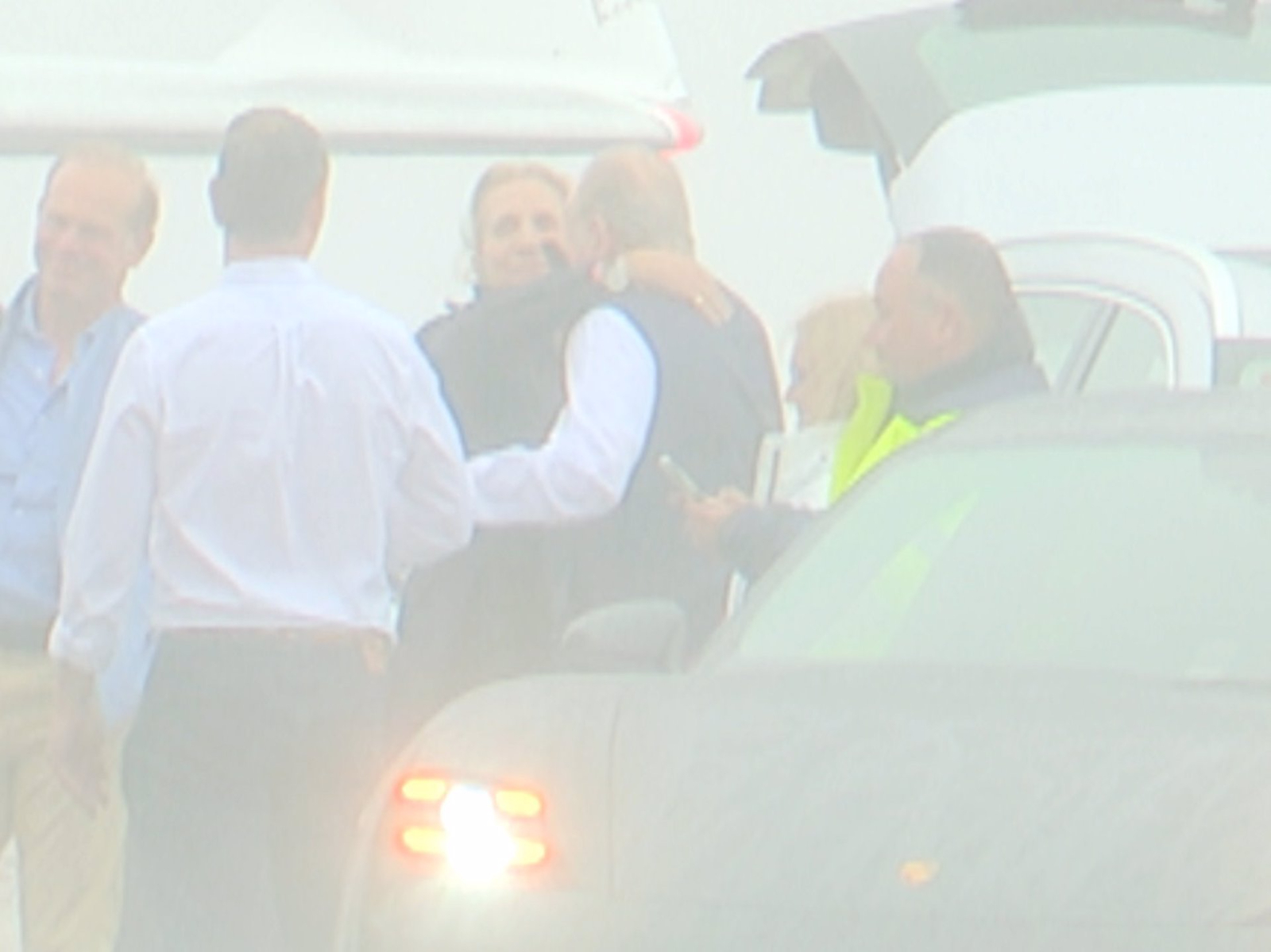 Así ha sido la cariñosa despedida entre el Rey Juan Carlos I y la Infanta Elena al irse de España