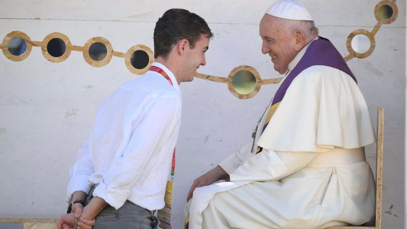 El joven español al que ha confesado el Papa: Me esperaba un Papa y me he encontrado un párroco
