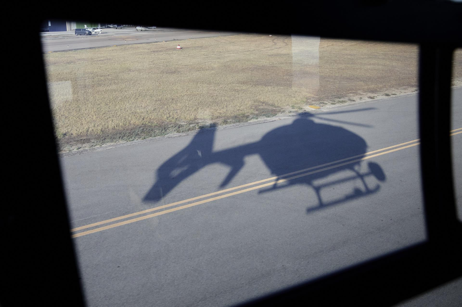 Un helicóptero de la DGT sufre un accidente sin heridos durante su aterrizaje