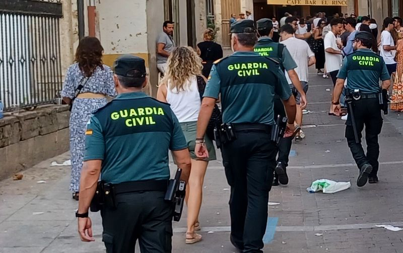 Trata de interrumpir la verbena y le da un rodillazo en la boca a un guardia civil en Ciudad Rodrigo