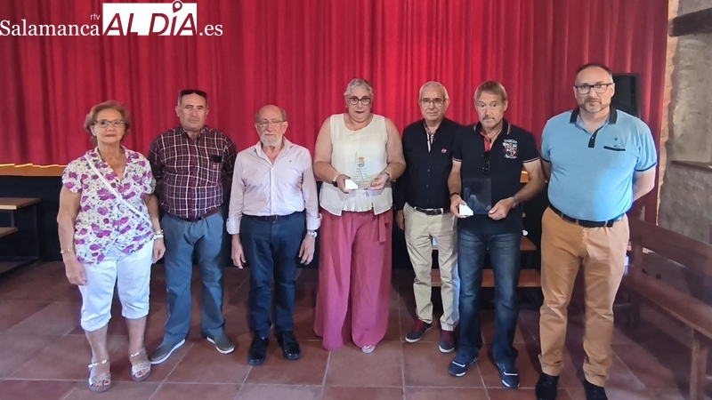 El Ayuntamiento de Cipérez reconoce la labor de los Bomberos y Protección Civil de Vitigudino  