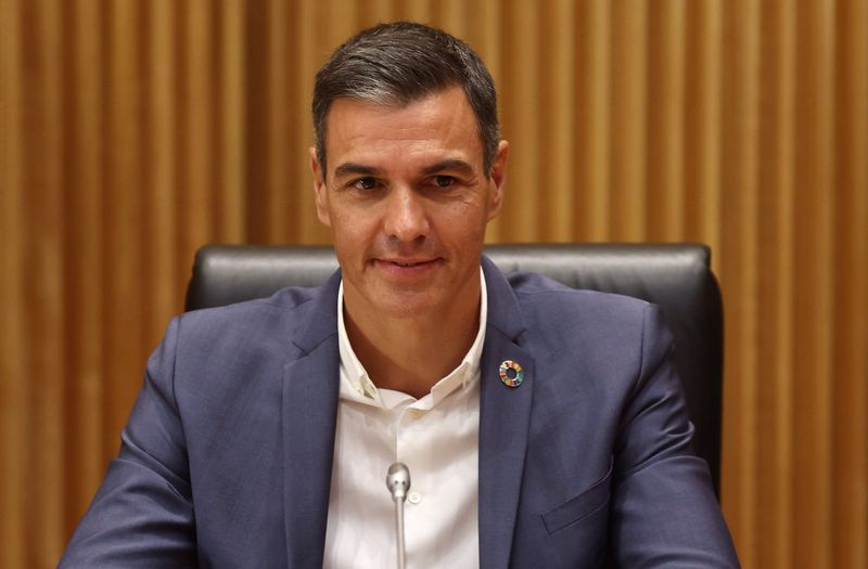 Sánchez da el paso y avanza su intención de someterse a la investidura 