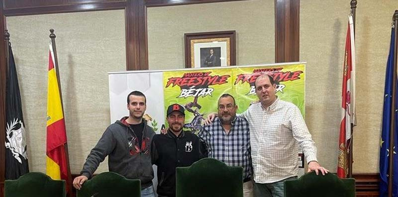 El PP de Béjar responde a la oposición las críticas por la suspensión de un evento motero