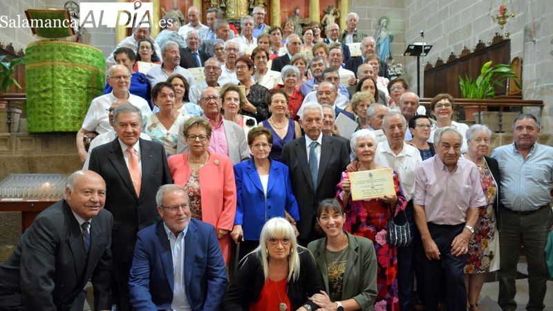 Homenaje por sus Bodas de Oro a 40 matrimonios de la comarca de Vitigudino