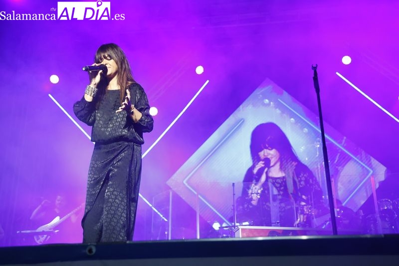 Vanesa Martín levanta pasiones en la Plaza Mayor de Salamanca