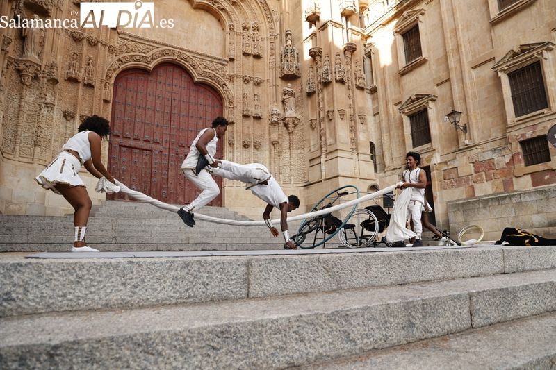 Un espectacular circo etíope aterriza en el Patio Chico de Salamanca