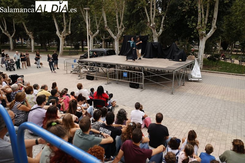 La compañía La Bulé divierte a niños y mayores en la Alamedilla