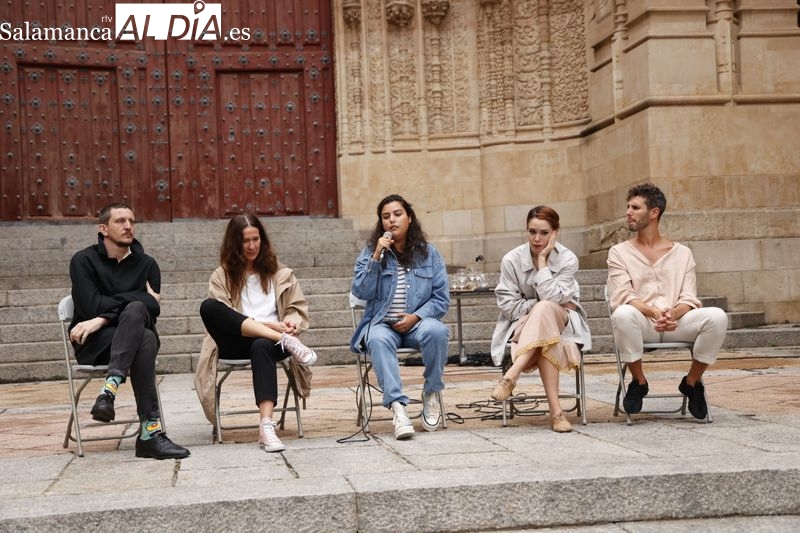 Coloquio en el Patio Chico tras disfrutar con Los Narciso