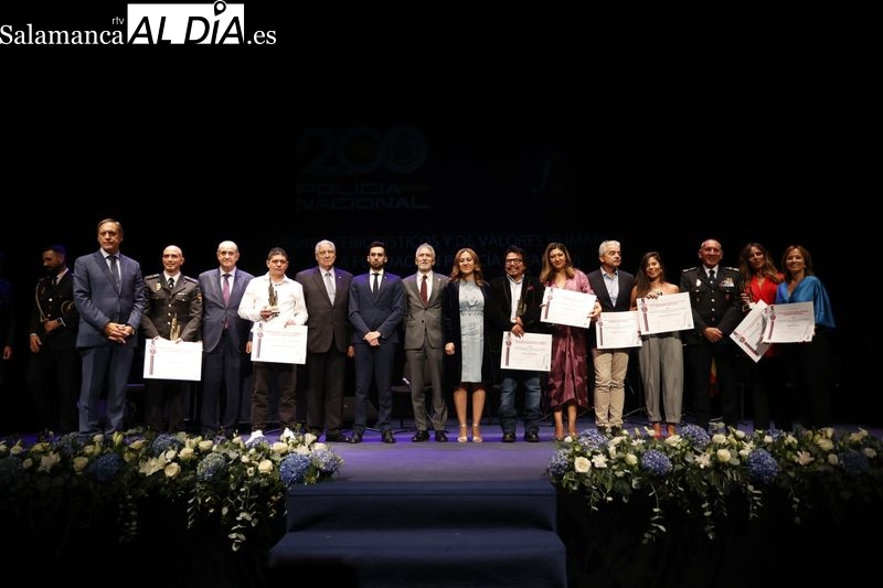 La Policía Nacional resuelve los Premios Fundación Policía Española 2023 en el Teatro Liceo