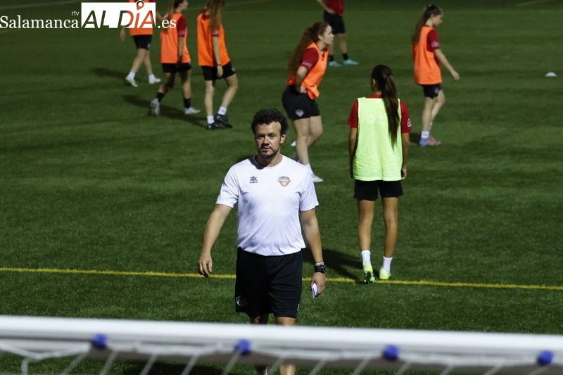 Toni Sánchez asume las riendas de manera interina del Salamanca FF en medio de la incertidumbre