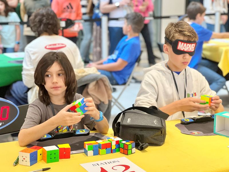 Éxito del primer Campeonato de Speedcubing en El Tormes