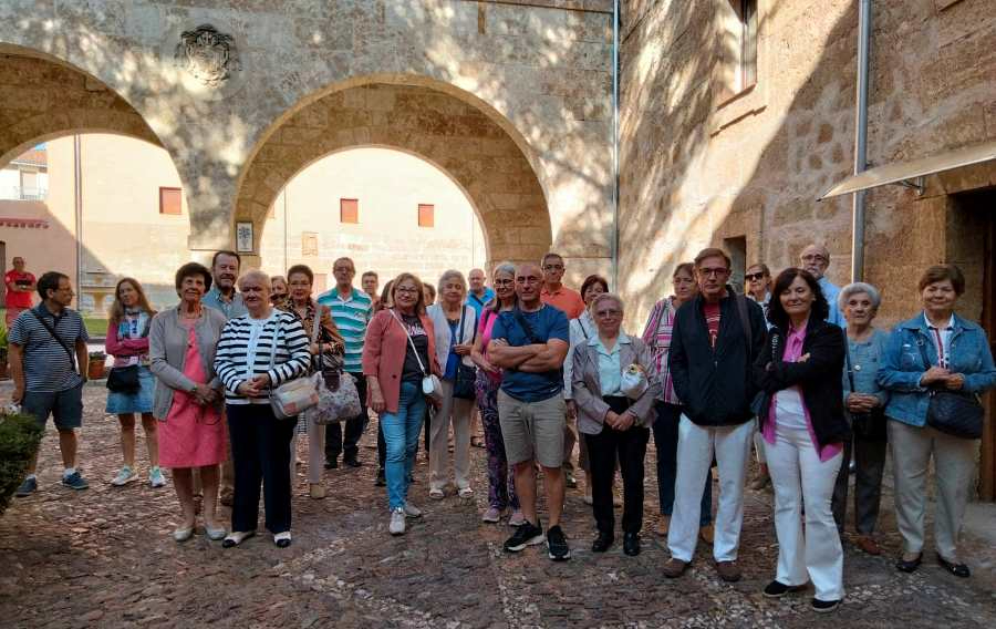 Concurrida nueva visita a la zona más desconocida del Palacio Episcopal