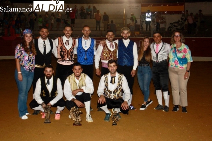 Gran ambiente y exhibición en el esperado Concurso de Recortes Goyesco de Villoria