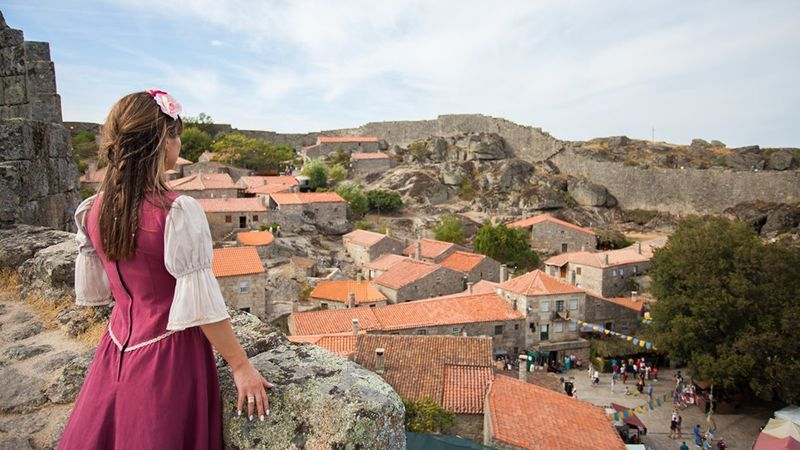 Murallas con Historia recrea en Sortelha la época del rey Alfonso III de Portugal