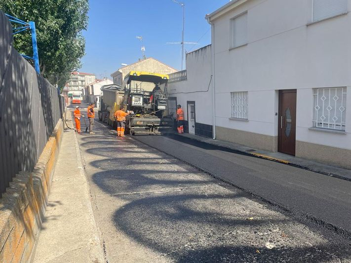 Trabajos de pavimentación de las calles Teso de la Feria y Bajada al Teso