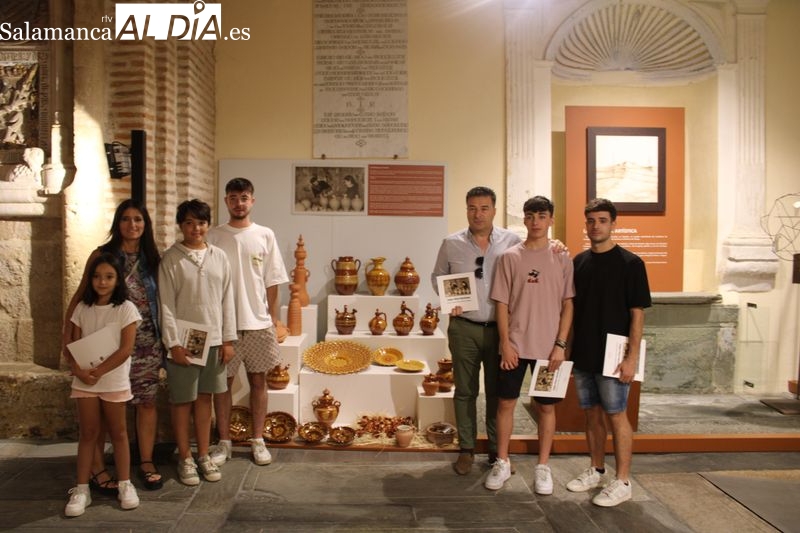 Presentación del catálogo en honor a Felipe Pérez, alfarero de Alba de Tormes 