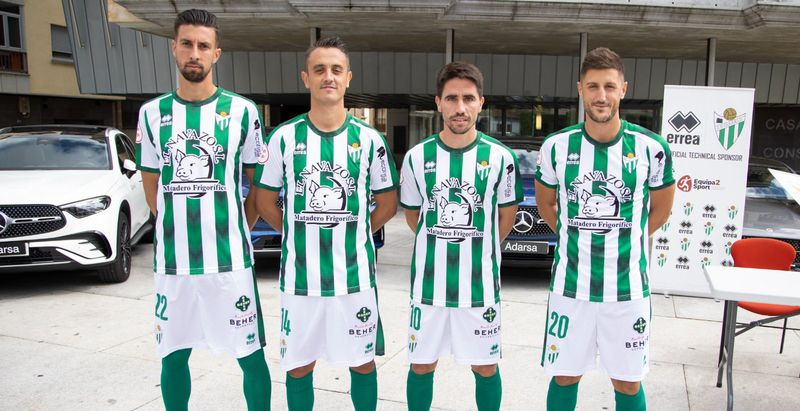 El CD Guijuelo presenta su nueva primera equipación 